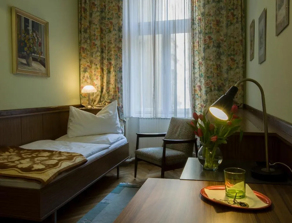 Hotel Pension Bosch ウィーン ゲストハウス